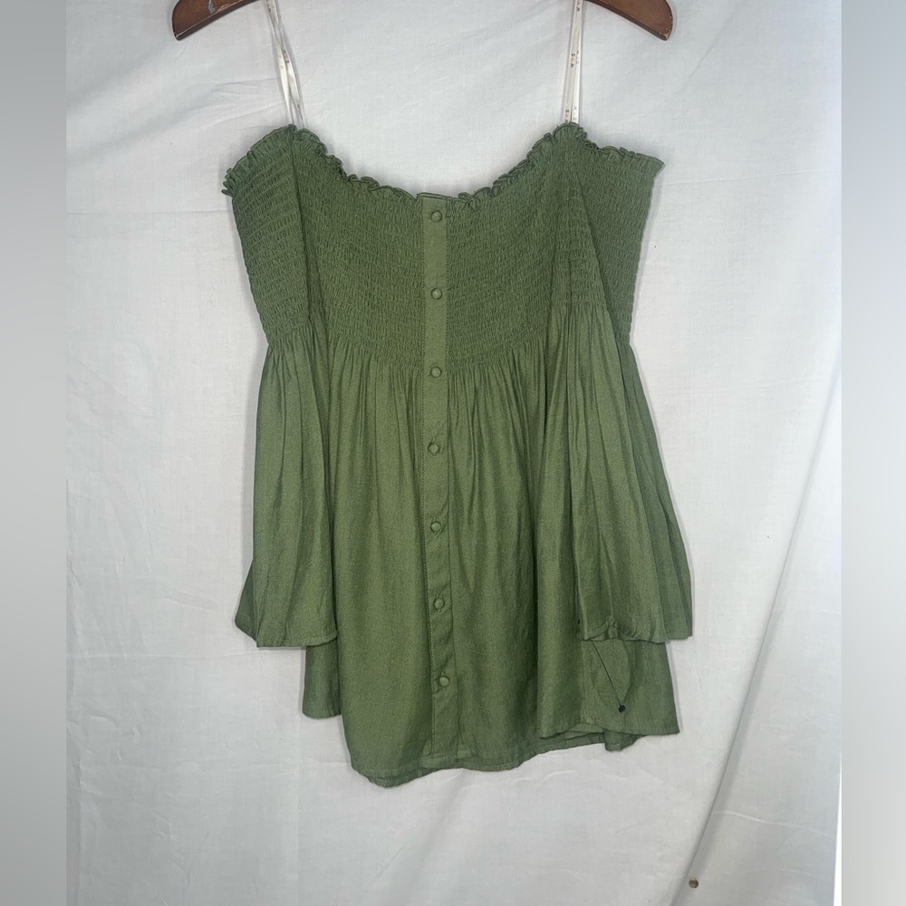 E & M top for women size medium green olive not new but in good condition.
